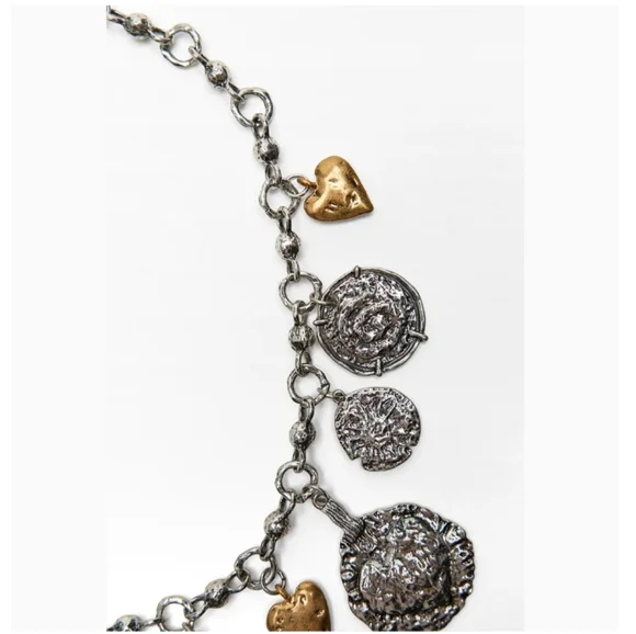 Zara Heart Medallion Necklace - Picture 4 of 4